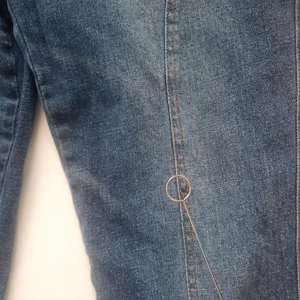 VTG GUESS Women's Jeans Size 34 Medium Wash Seamed Y2K Raw Hem Stretch Cropped - Picture 7 of 12